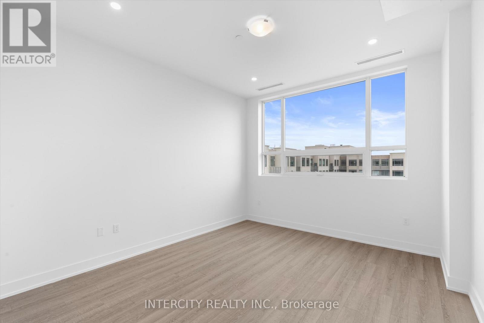 615 - 2075 King Road, King, Ontario  L7B 0R6 - Photo 13 - N12642868