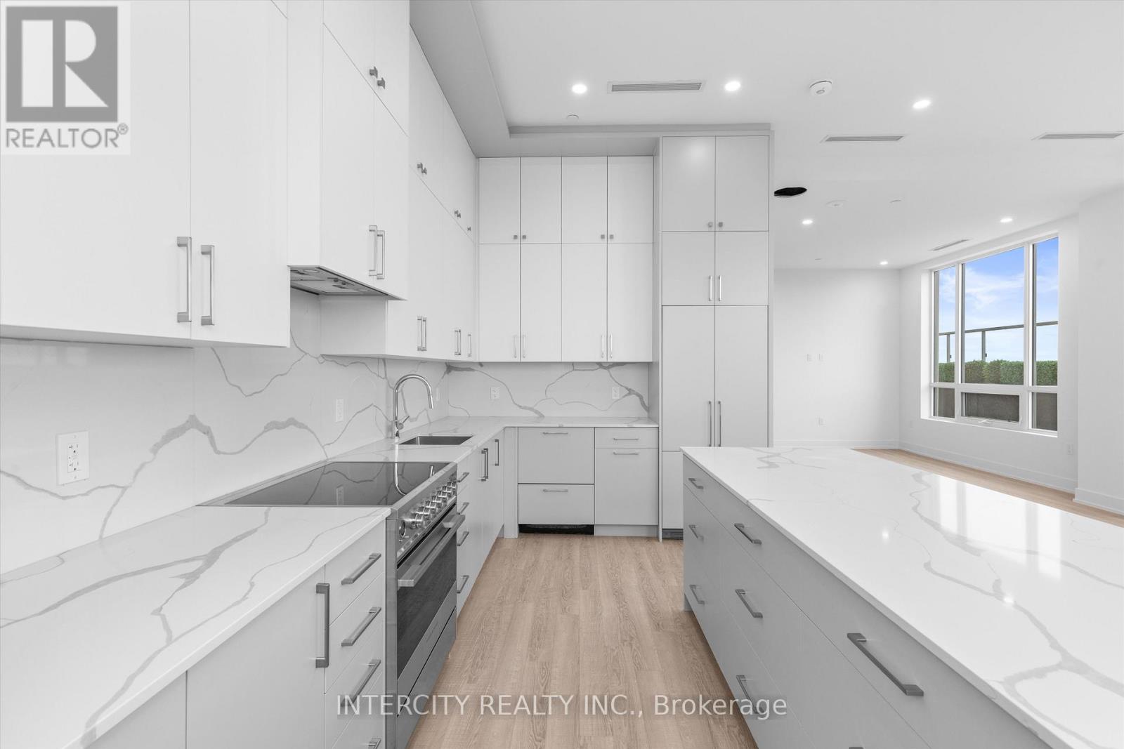 615 - 2075 King Road, King, Ontario  L7B 0R6 - Photo 6 - N12642868