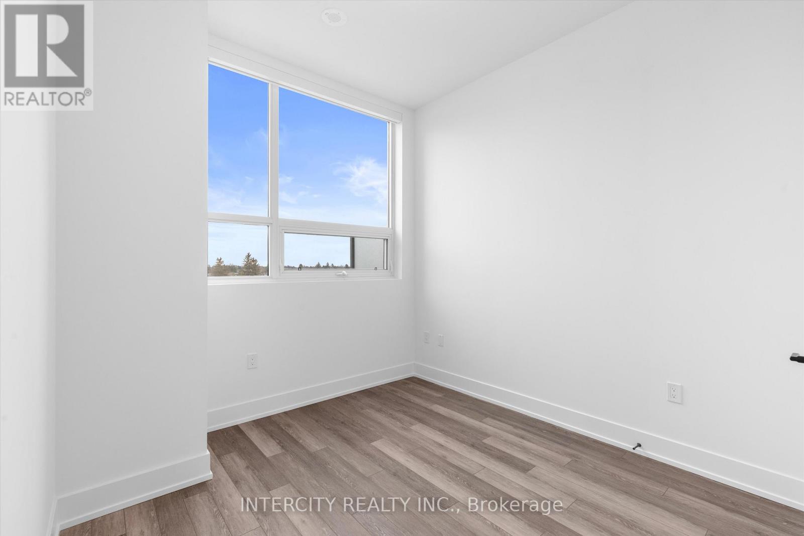 601 - 2075 King Road, King, Ontario  L7B 0R6 - Photo 11 - N12680706