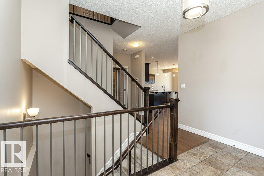 1920 33b St Nw, Edmonton, Alberta  T6T 0L3 - Photo 5 - E4469554