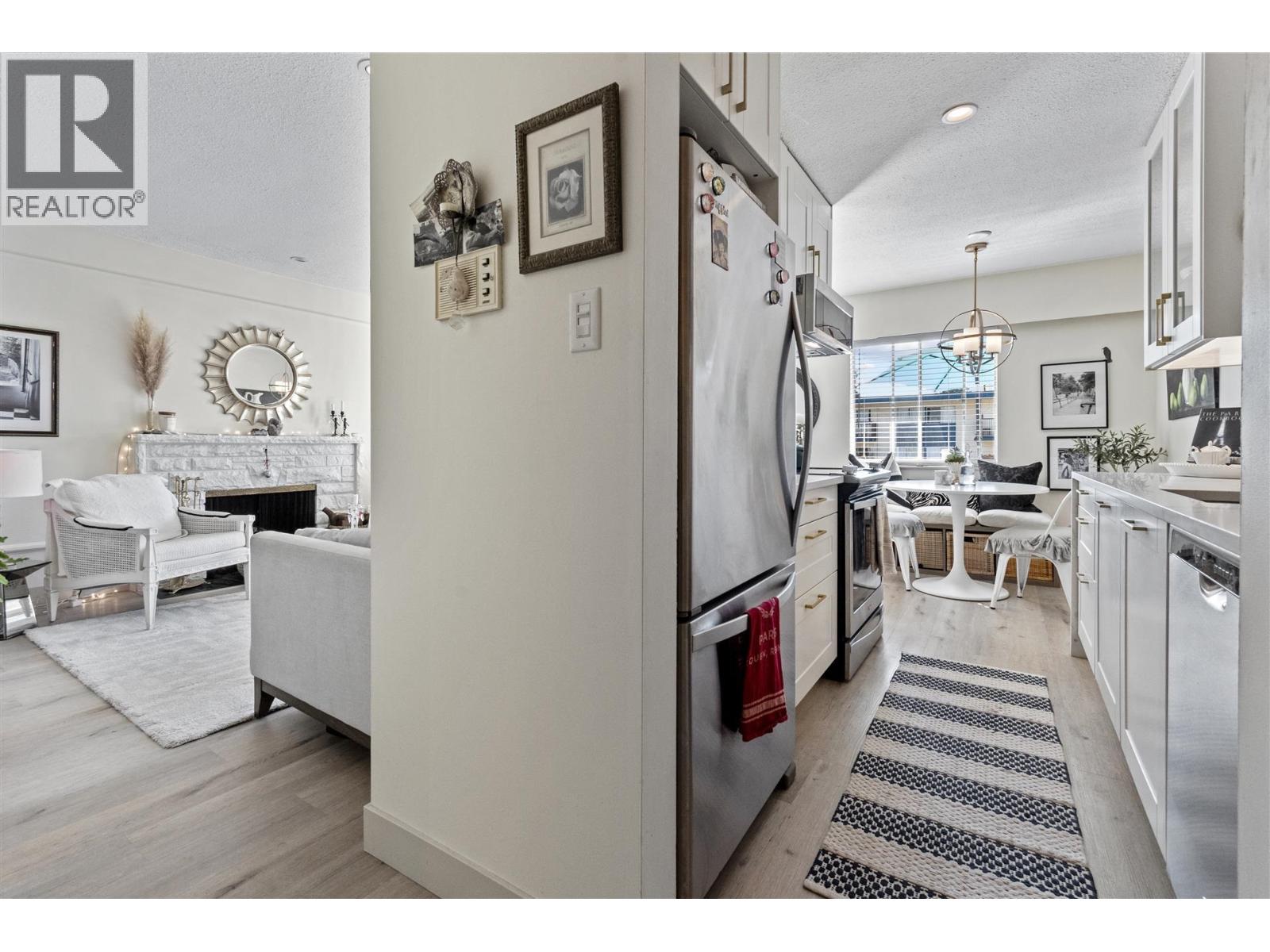 10 140 E 20th Street, North Vancouver, British Columbia  V7L 3A4 - Photo 4 - R3077672