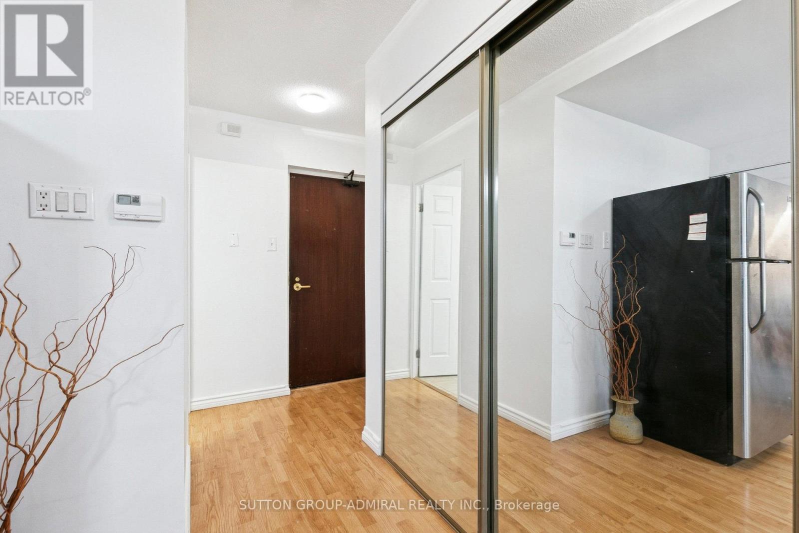 305 - 88 Charles Street, Toronto, Ontario  M4Y 2W7 - Photo 4 - C12684768