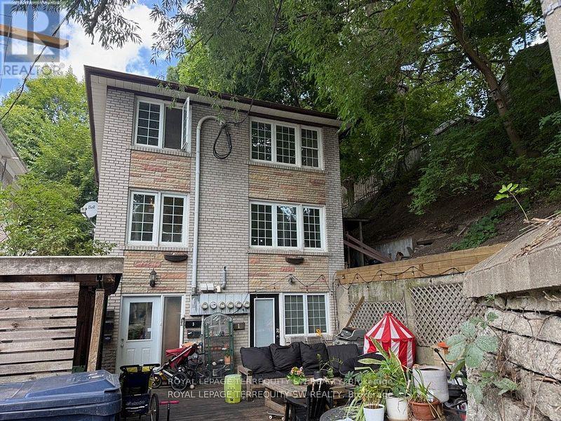 6 - 8 CASCI AVENUE, Toronto, Ontario