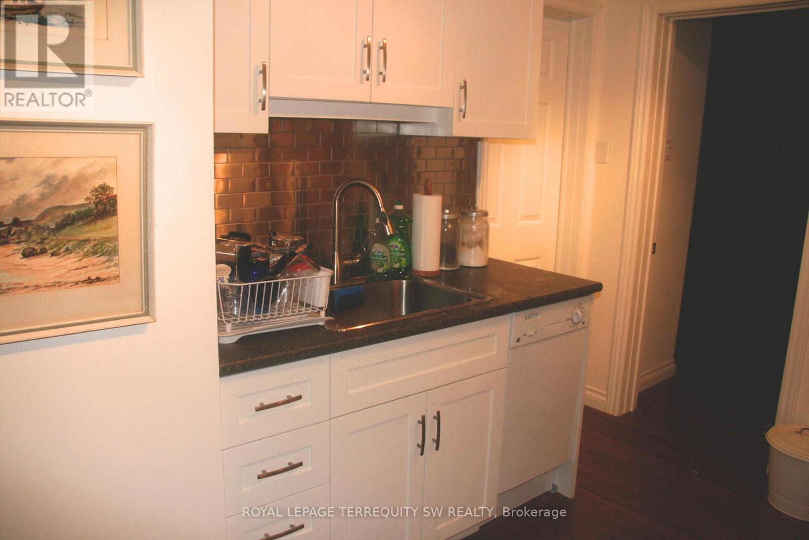 6 - 8 Casci Avenue, Toronto, Ontario  M4L 2K3 - Photo 6 - E12684758