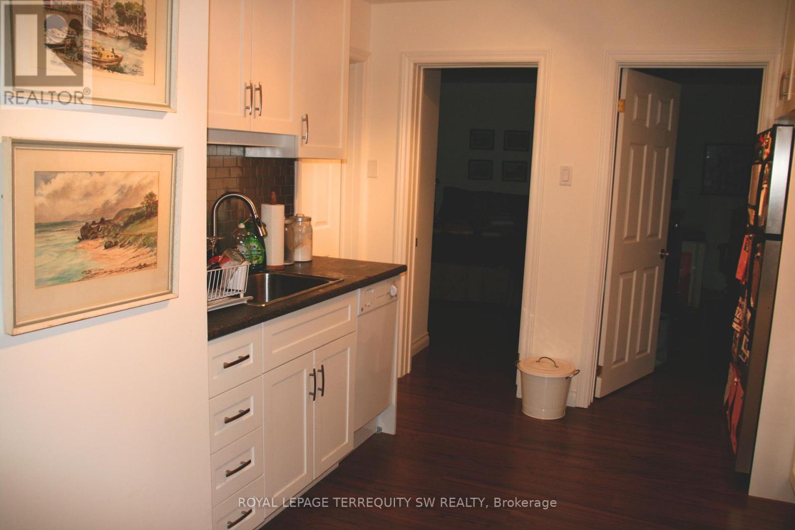 6 - 8 Casci Avenue, Toronto, Ontario  M4L 2K3 - Photo 7 - E12684758