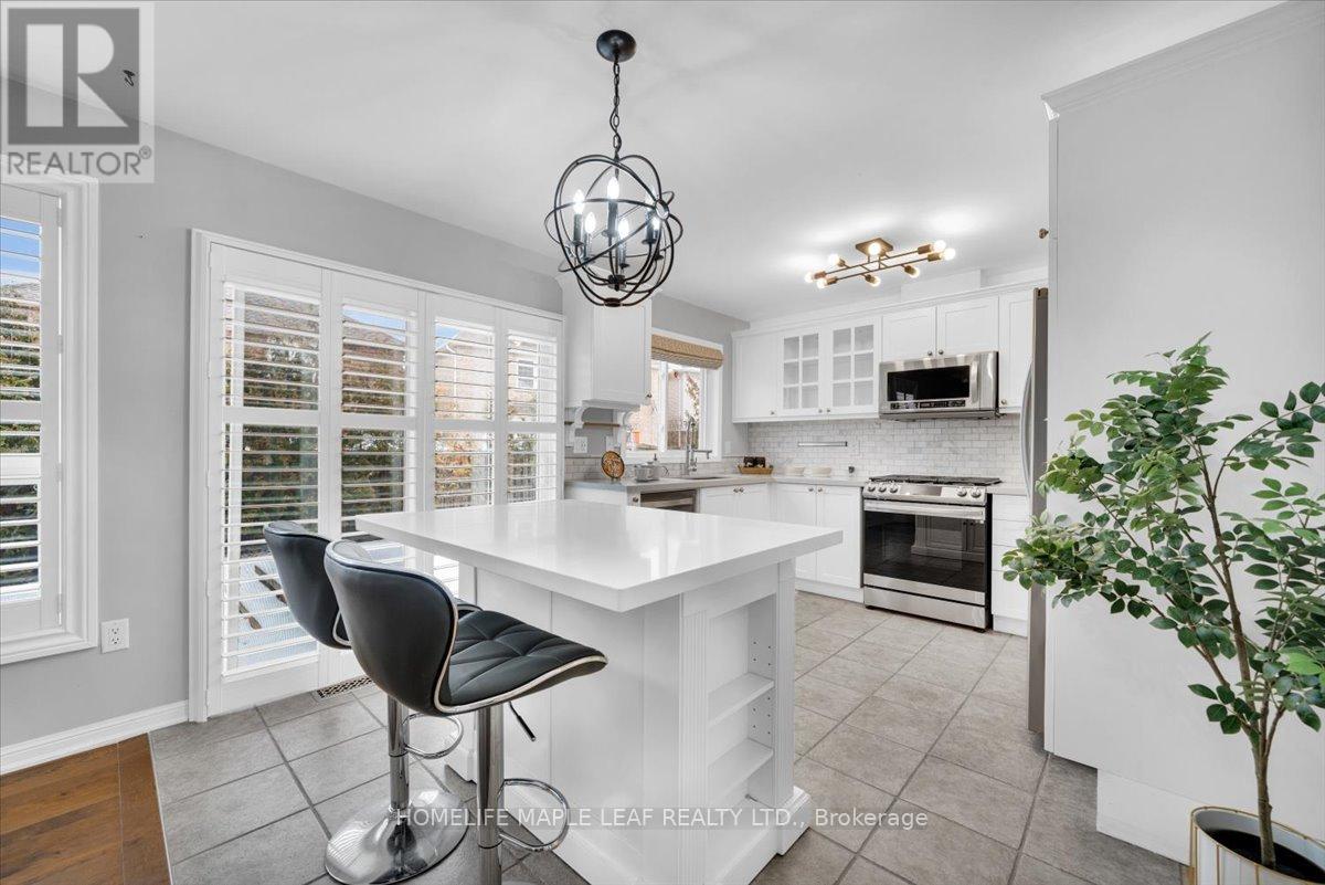 41 Ross Patrick Crescent, Newmarket, Ontario  L3X 3G9 - Photo 10 - N12684776