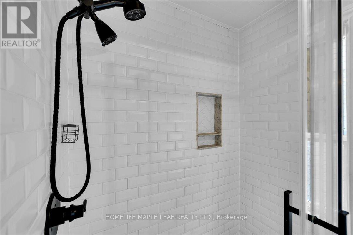 41 Ross Patrick Crescent, Newmarket, Ontario  L3X 3G9 - Photo 21 - N12684776