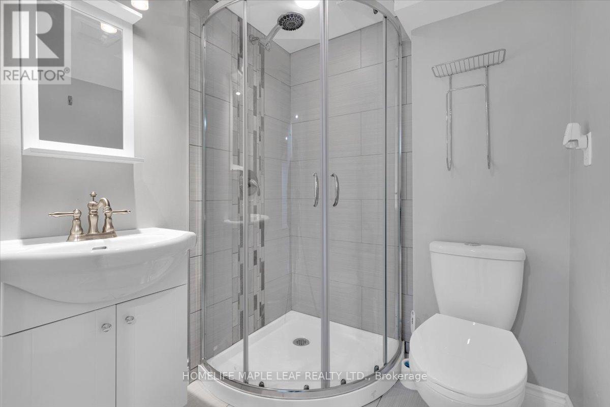 41 Ross Patrick Crescent, Newmarket, Ontario  L3X 3G9 - Photo 36 - N12684776