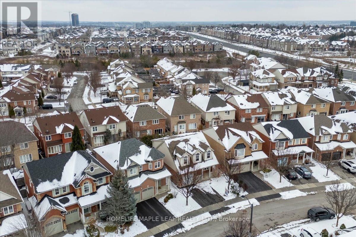 41 Ross Patrick Crescent, Newmarket, Ontario  L3X 3G9 - Photo 42 - N12684776