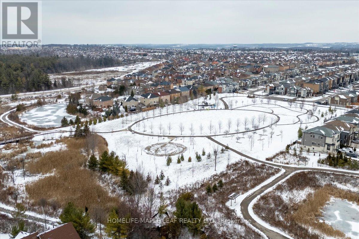 41 Ross Patrick Crescent, Newmarket, Ontario  L3X 3G9 - Photo 45 - N12684776