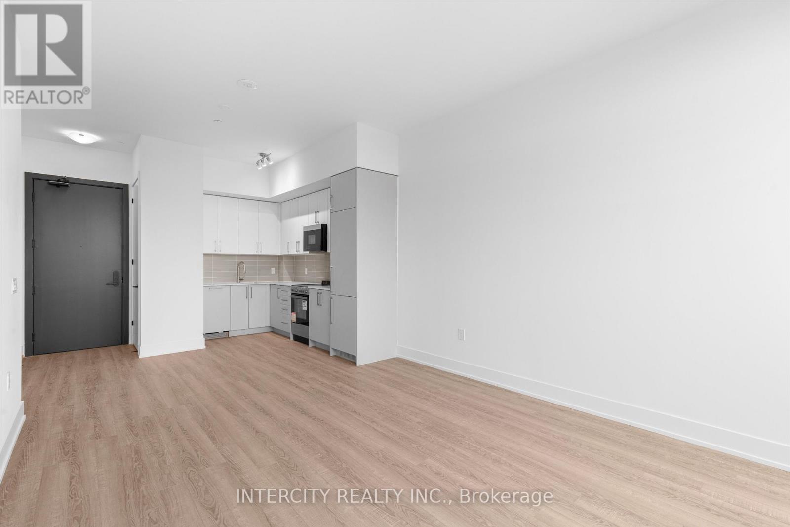 616 - 2075 King Road, King, Ontario  L7B 0R6 - Photo 5 - N12639130