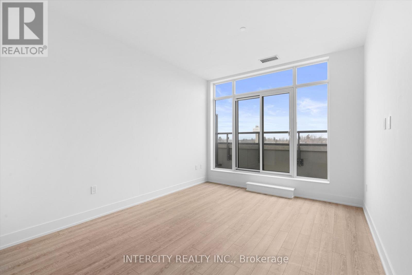 616 - 2075 King Road, King, Ontario  L7B 0R6 - Photo 8 - N12639130