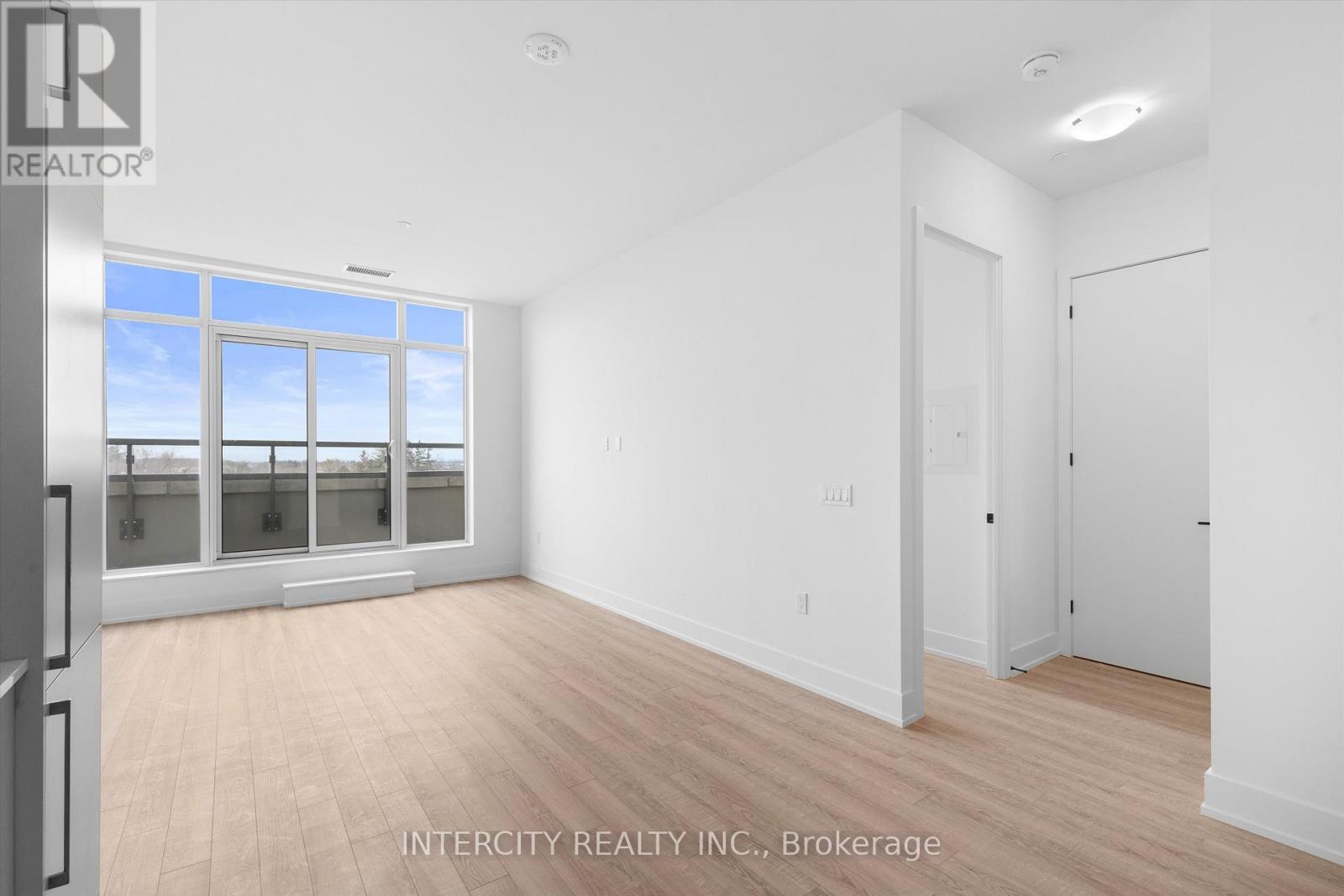 616 - 2075 King Road, King, Ontario  L7B 0R6 - Photo 9 - N12639130