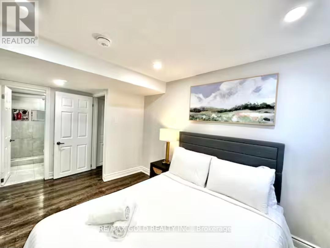 Lower - 1749 Wembury Road, Mississauga, Ontario  L5J 4G4 - Photo 4 - W12684770