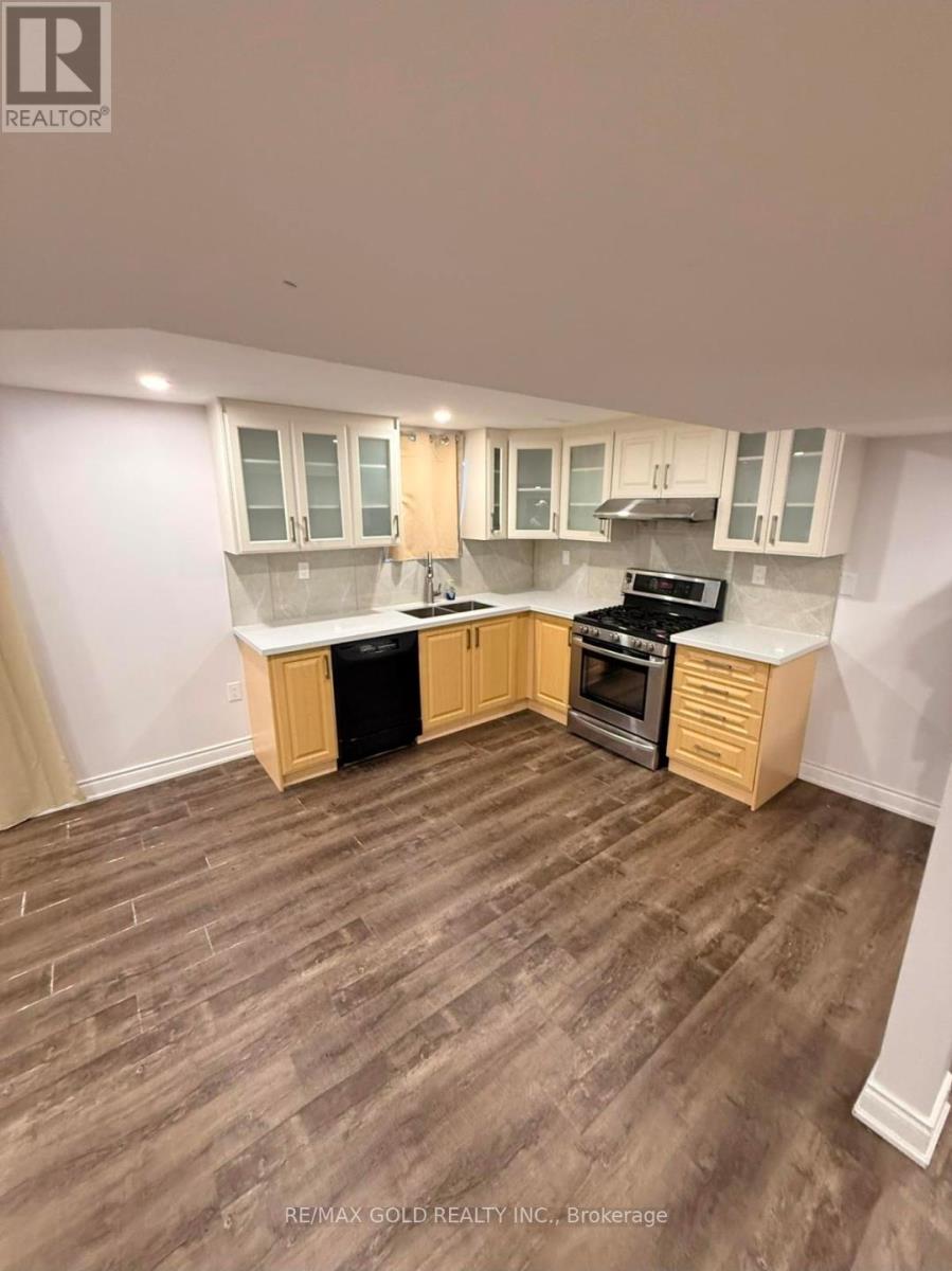 Lower - 1749 Wembury Road, Mississauga, Ontario  L5J 4G4 - Photo 7 - W12684770