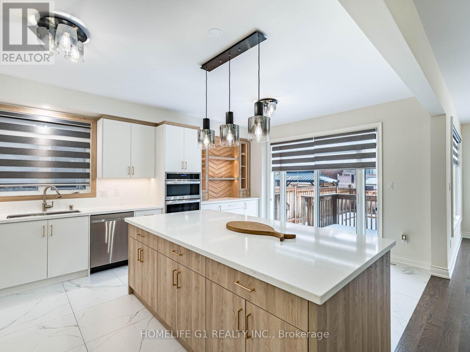 8 Vetch Street, Brampton, Ontario  L6Y 6C2 - Photo 14 - W12684774