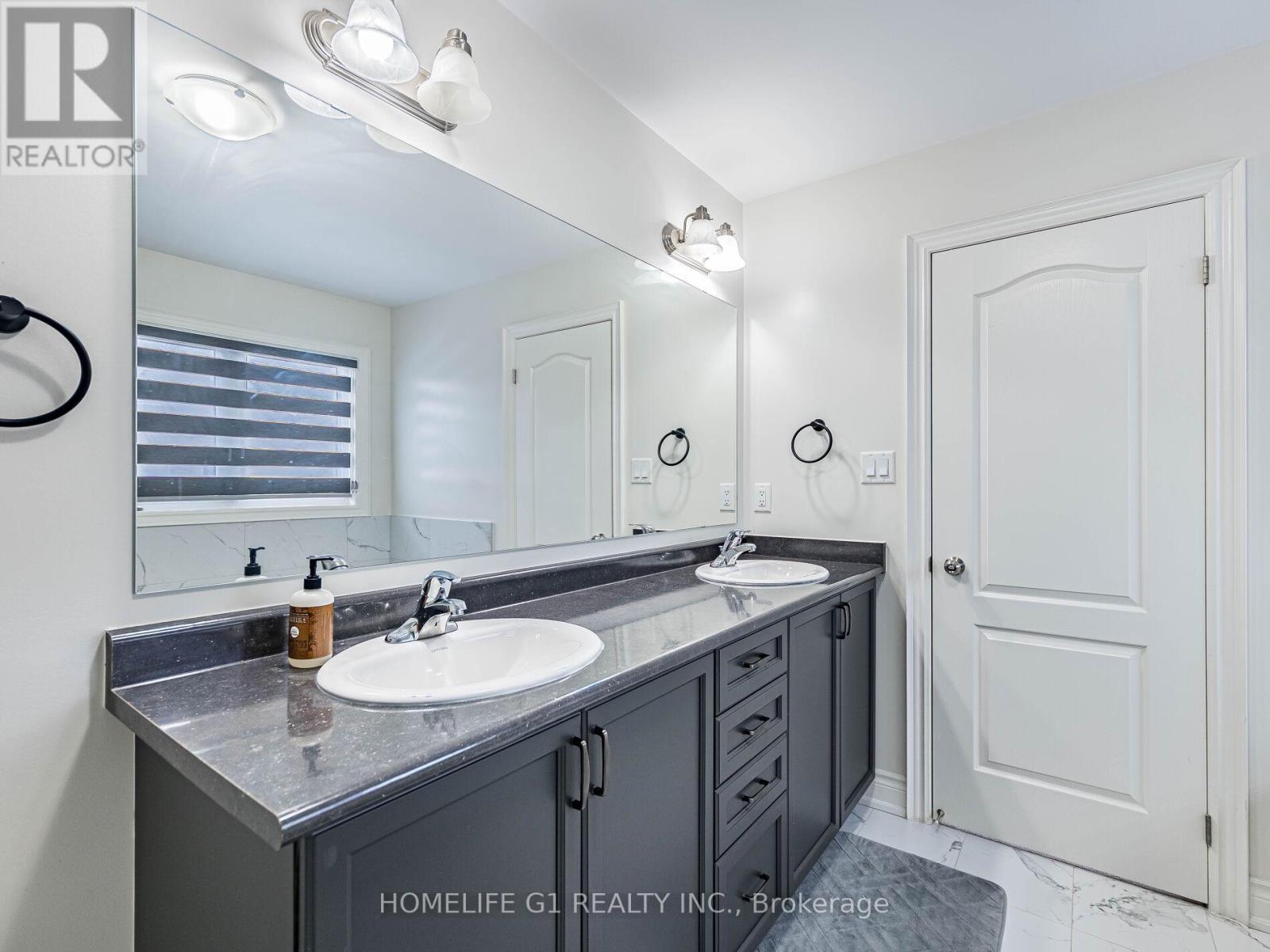 8 Vetch Street, Brampton, Ontario  L6Y 6C2 - Photo 26 - W12684774