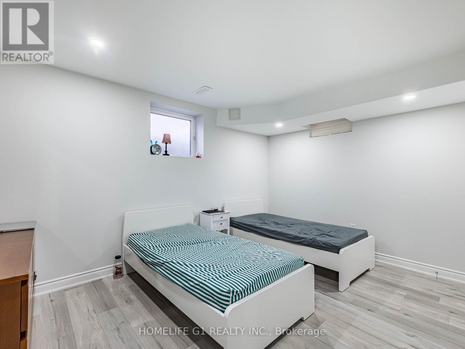 8 Vetch Street, Brampton, Ontario  L6Y 6C2 - Photo 45 - W12684774