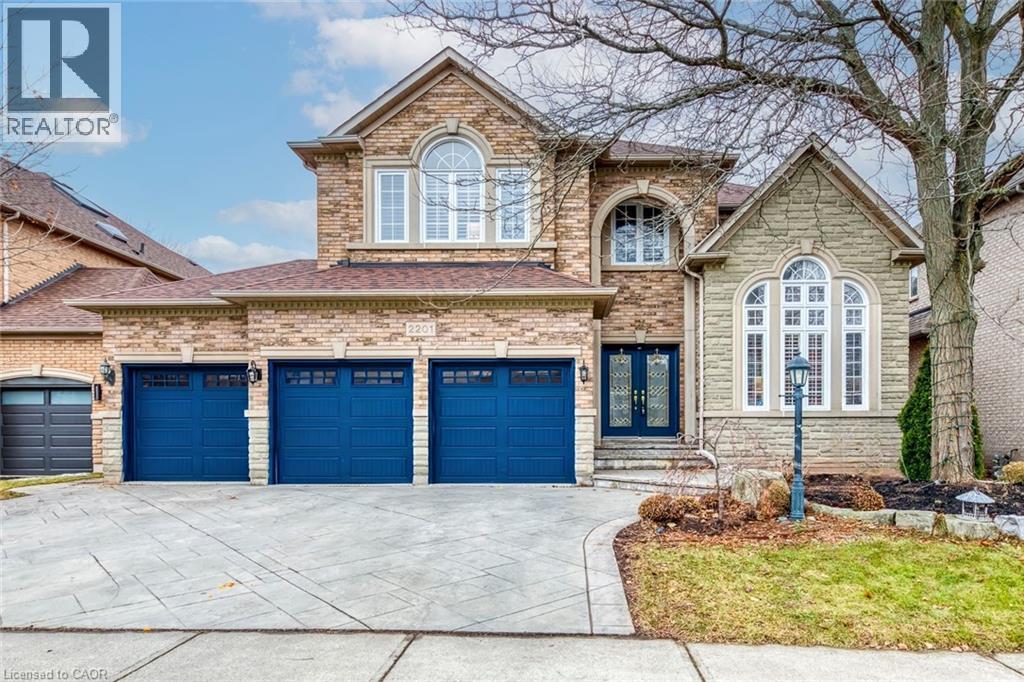 2201 GALLOWAY Drive, Oakville, Ontario