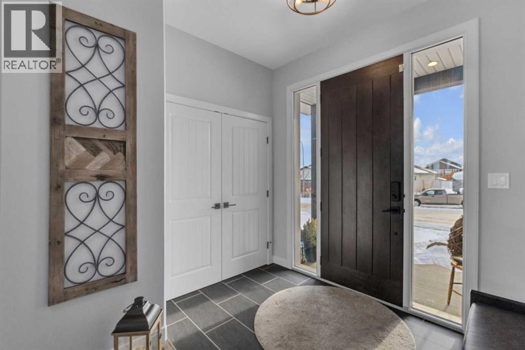 5 Leonard Close, Sylvan Lake, Alberta  T4S 0E7 - Photo 4 - A2266256