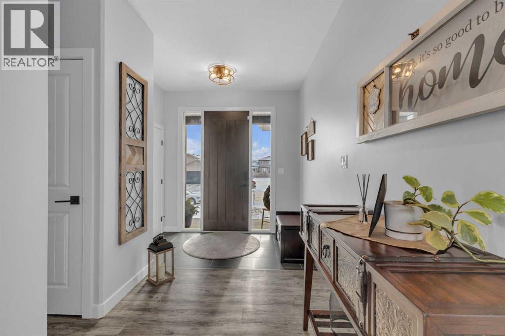 5 Leonard Close, Sylvan Lake, Alberta  T4S 0E7 - Photo 3 - A2266256