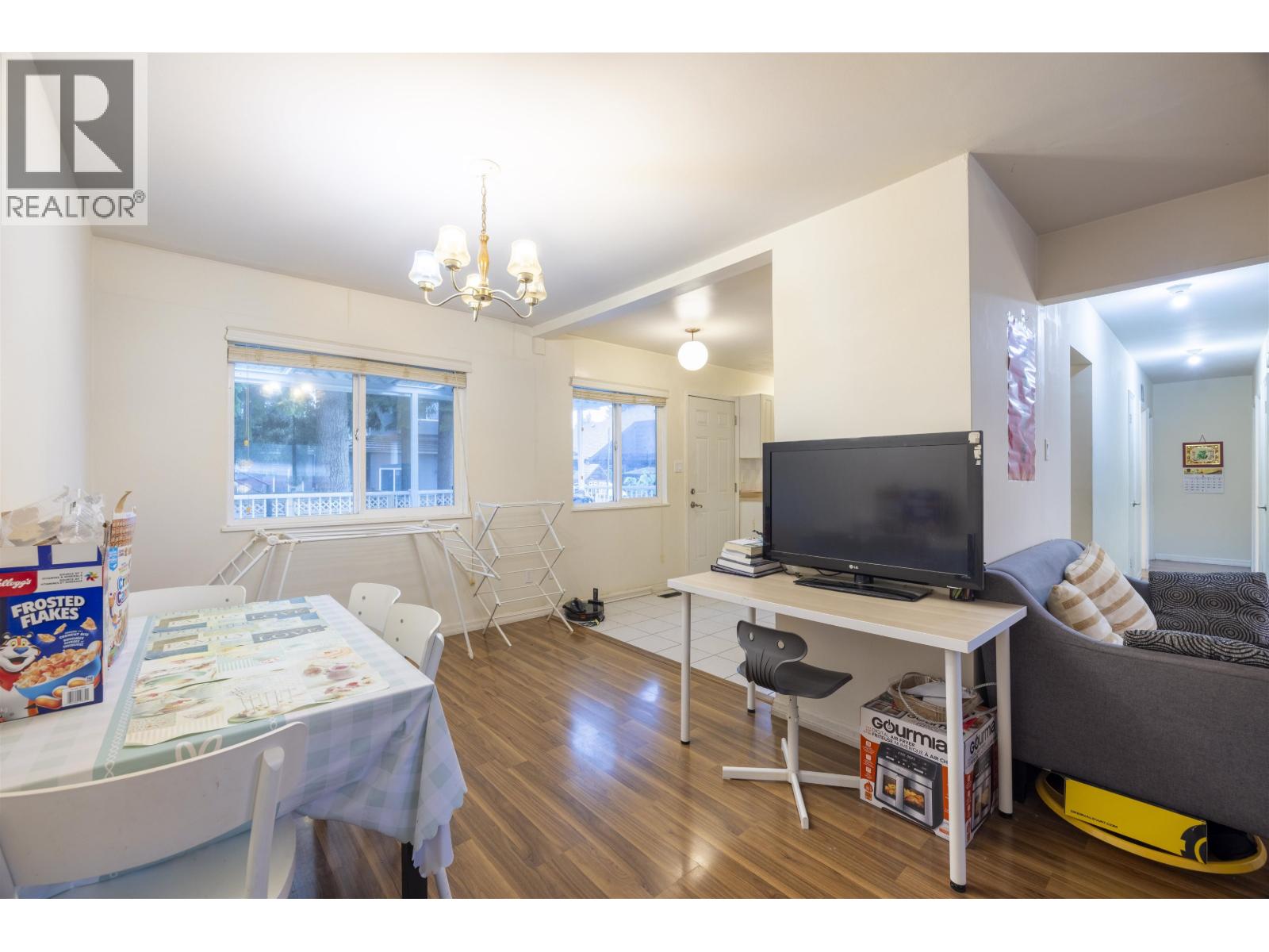 675 Duncan Avenue, Burnaby, British Columbia V5B 4M1 - Photo 8 - R3054105