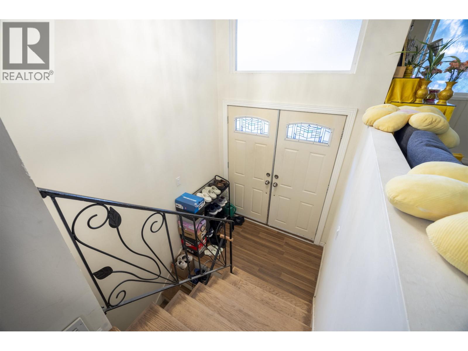 675 Duncan Avenue, Burnaby, British Columbia V5B 4M1 - Photo 2 - R3054105