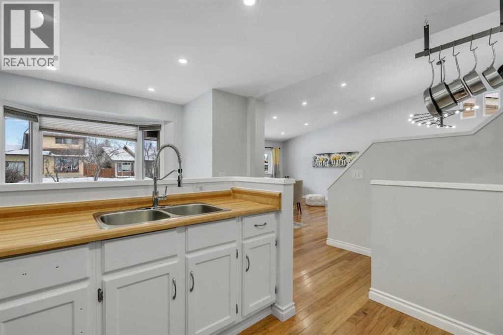 103 Bermuda Way Nw, Calgary, Alberta  T3K 1H1 - Photo 13 - A2277322