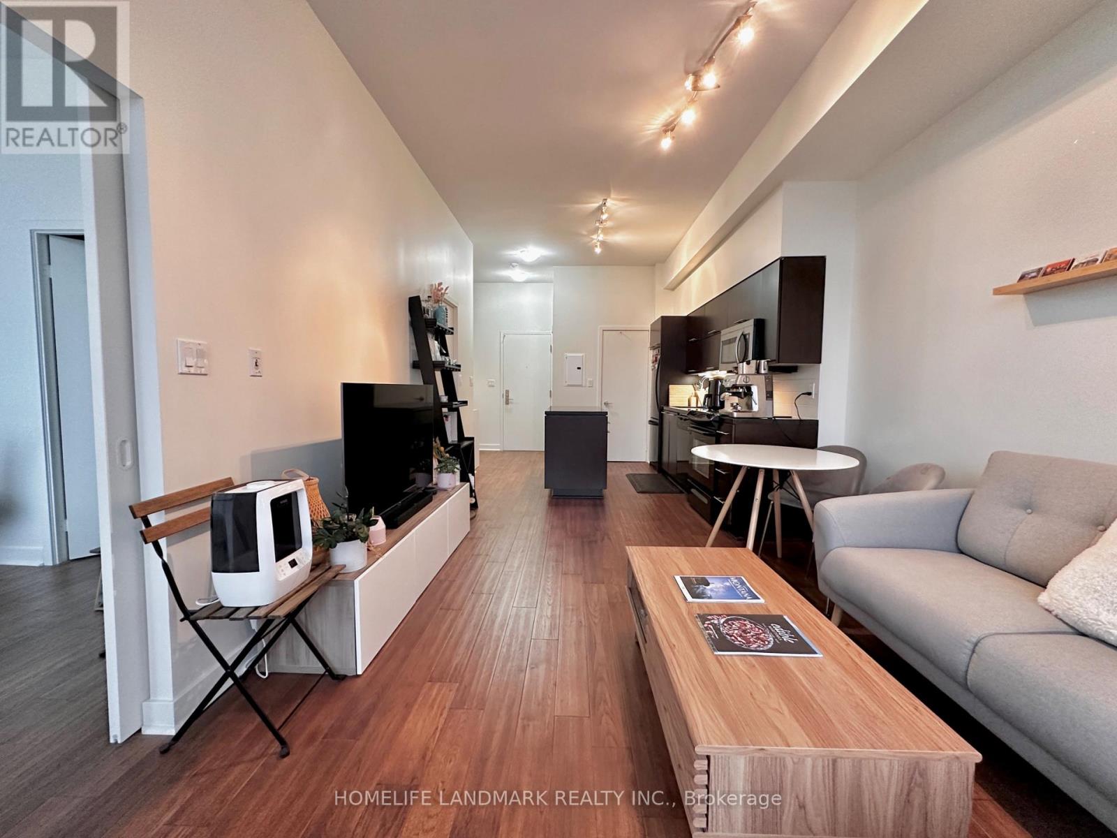 2206 - 126 Simcoe Street, Toronto, Ontario  M5H 4E6 - Photo 4 - C12684810