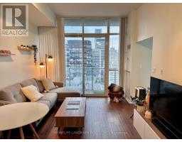 2206 - 126 SIMCOE STREET, Toronto, Ontario