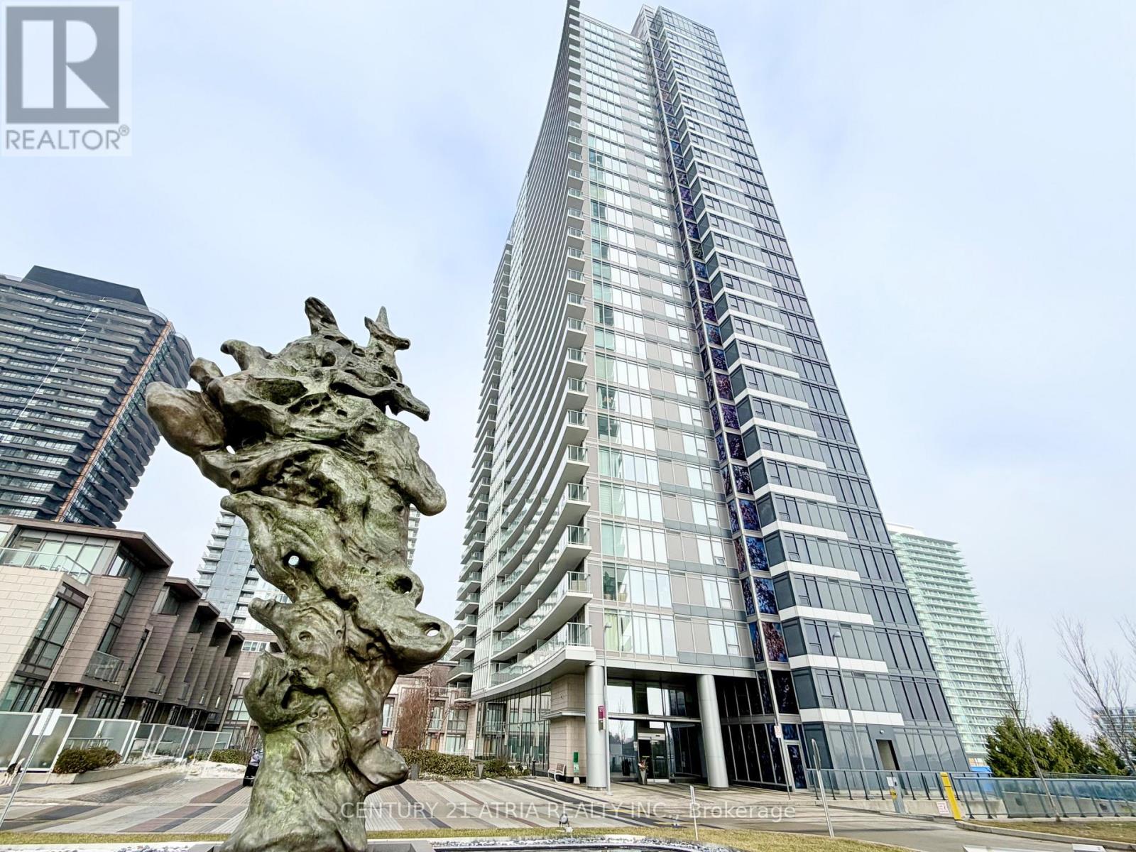 121 MCMAHON DRIVE, Toronto, Ontario