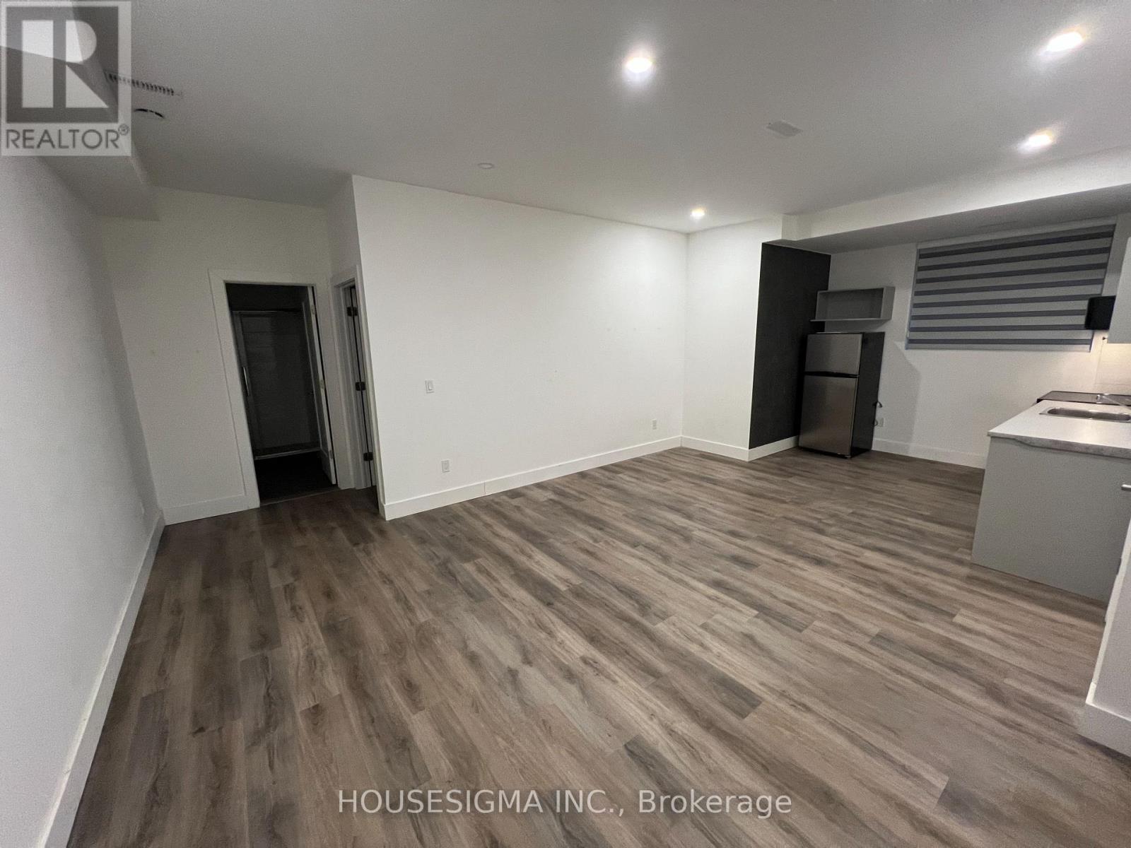 Laneway Lower - 104 Pembroke Street, Toronto, Ontario  M5A 2N8 - Photo 4 - C12684840