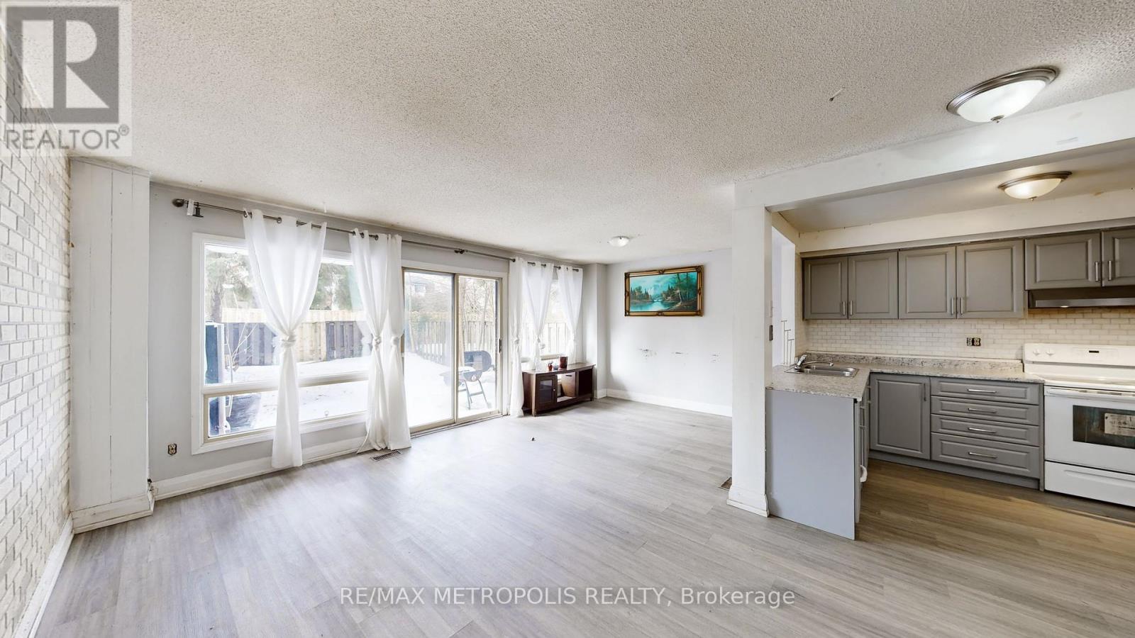 18 - 11 Livonia Place, Toronto, Ontario  M1E 4W5 - Photo 4 - E12684850