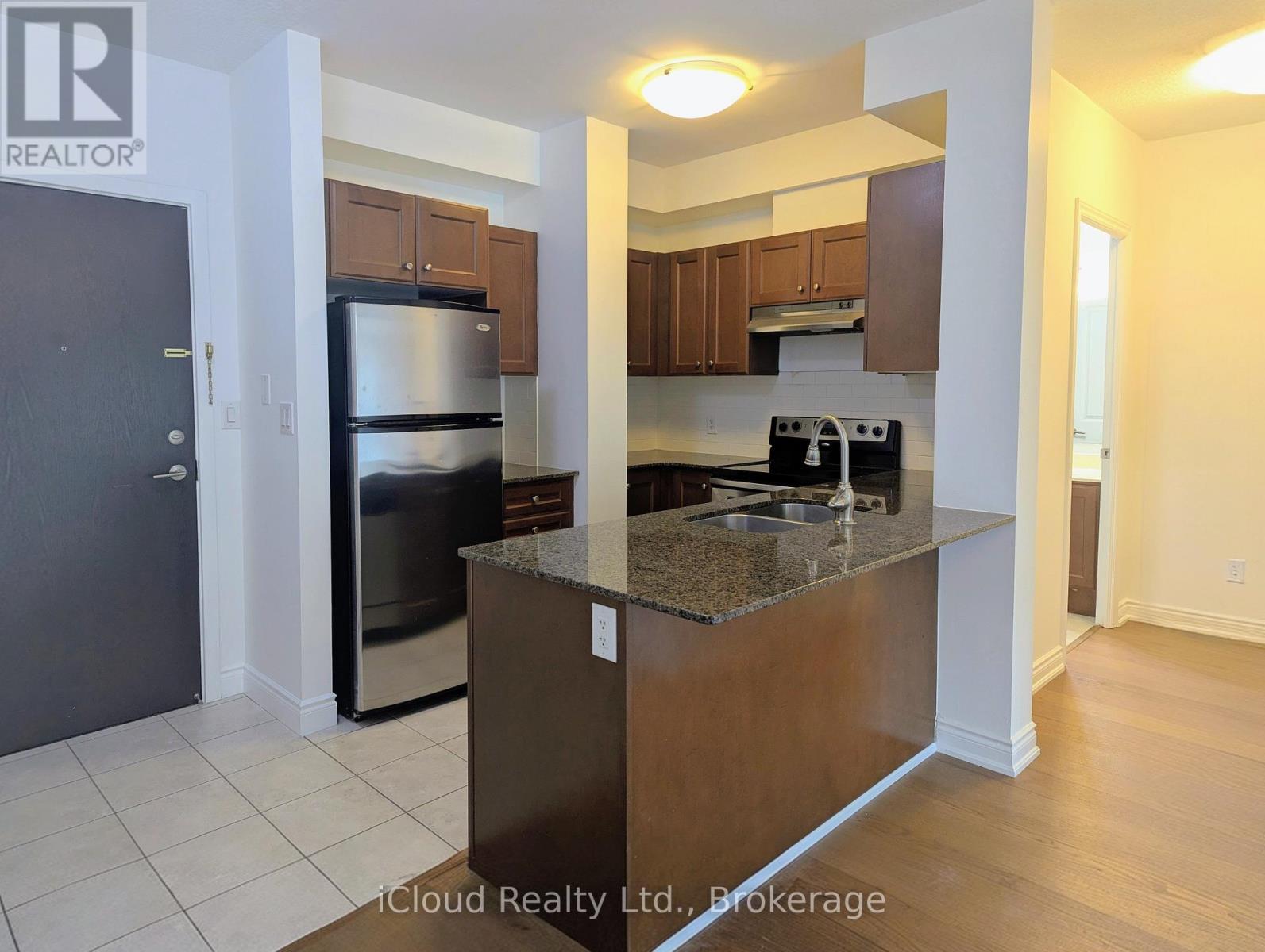 333 - 281 Woodbridge Avenue, Vaughan, Ontario  L4L 0C6 - Photo 6 - N12684828