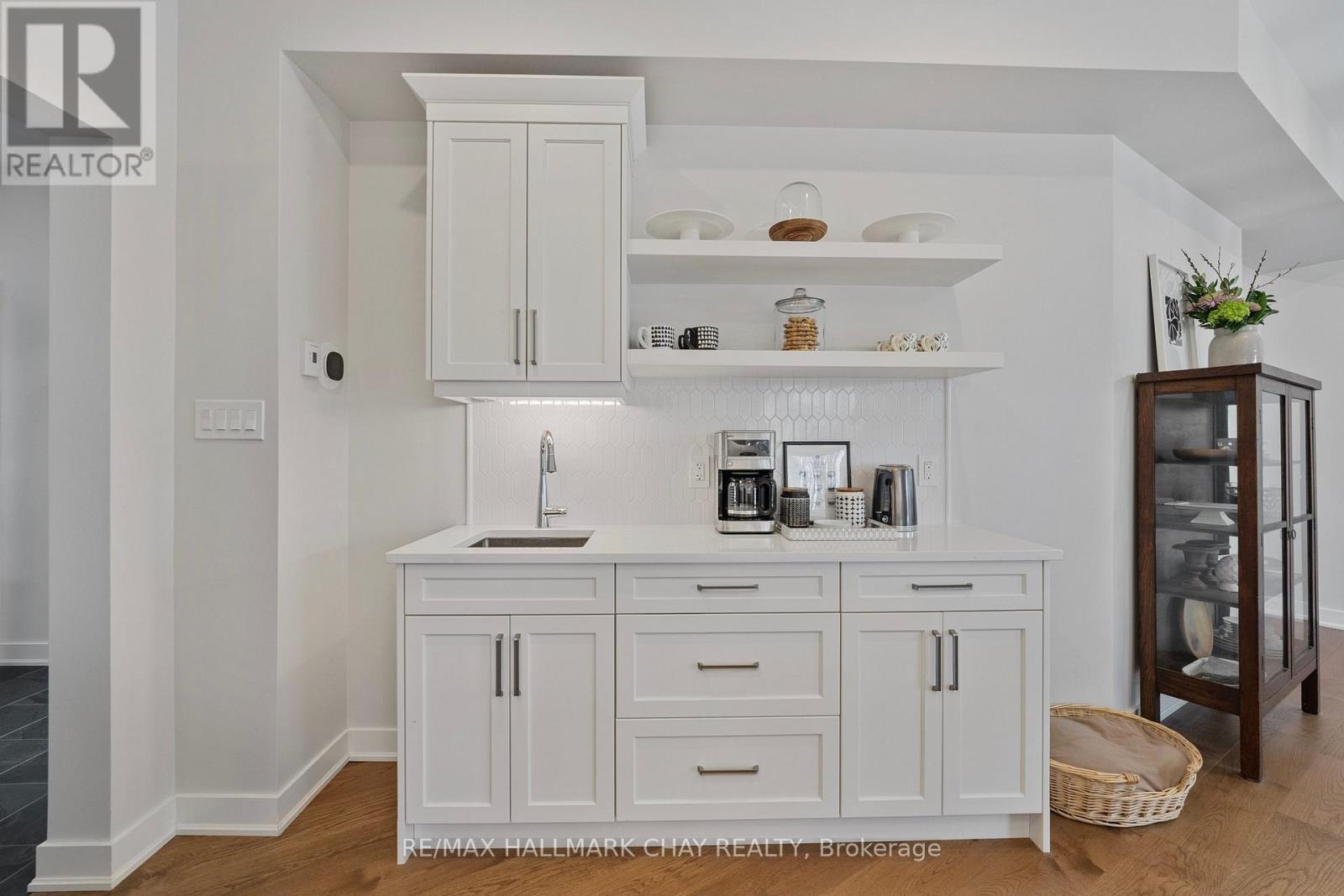 1359 Old Barrie Road E, Oro-Medonte, Ontario  L0L 1T0 - Photo 18 - S12684820