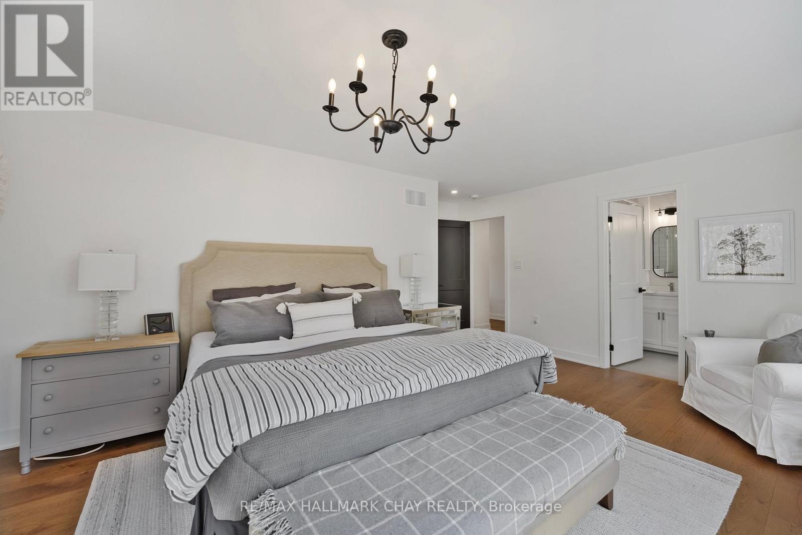 1359 Old Barrie Road E, Oro-Medonte, Ontario  L0L 1T0 - Photo 25 - S12684820