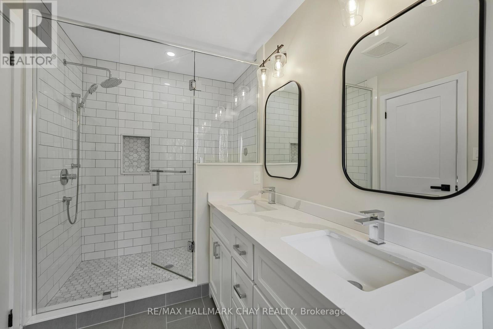 1359 Old Barrie Road E, Oro-Medonte, Ontario  L0L 1T0 - Photo 27 - S12684820