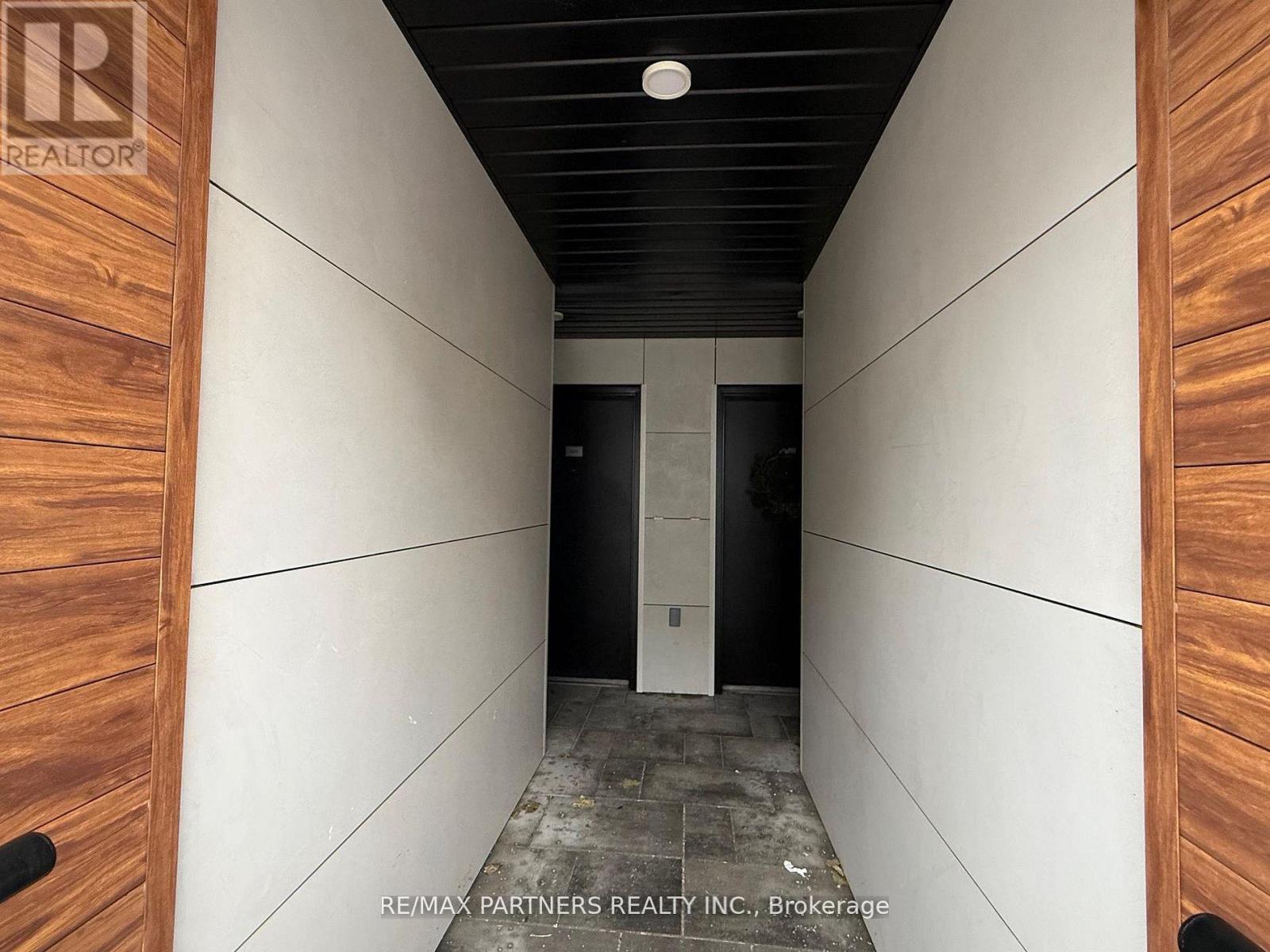 924 - 2 Steckley House Lane, Richmond Hill, Ontario  L4S 0N4 - Photo 3 - N12684844