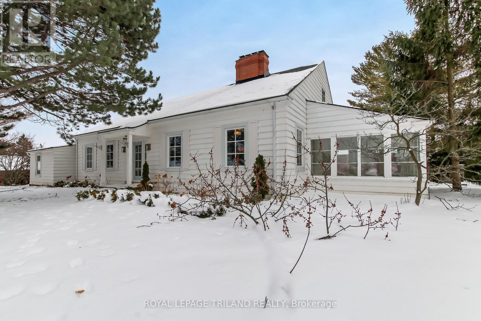 1965 Highland Heights, London South, Ontario  N6C 6C4 - Photo 2 - X12670878