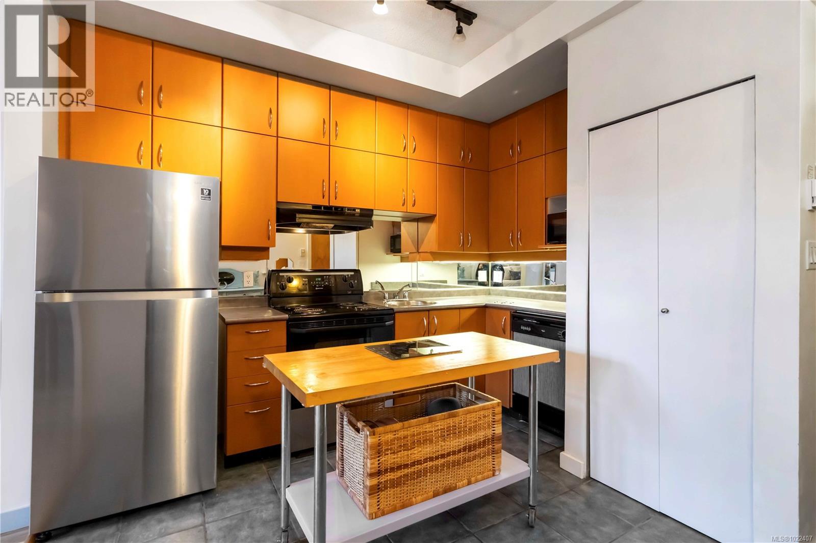 117 409 Swift St, Victoria, British Columbia  V8W 1S2 - Photo 4 - 1022407