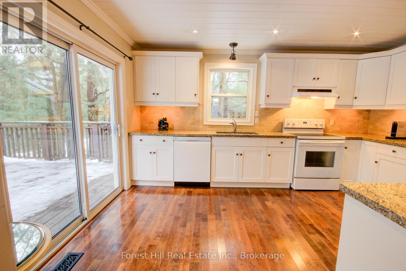 33 Meadow Heights Drive, Bracebridge (Monck (Bracebridge)), Ontario  P1L 1A2 - Photo 11 - X12684876