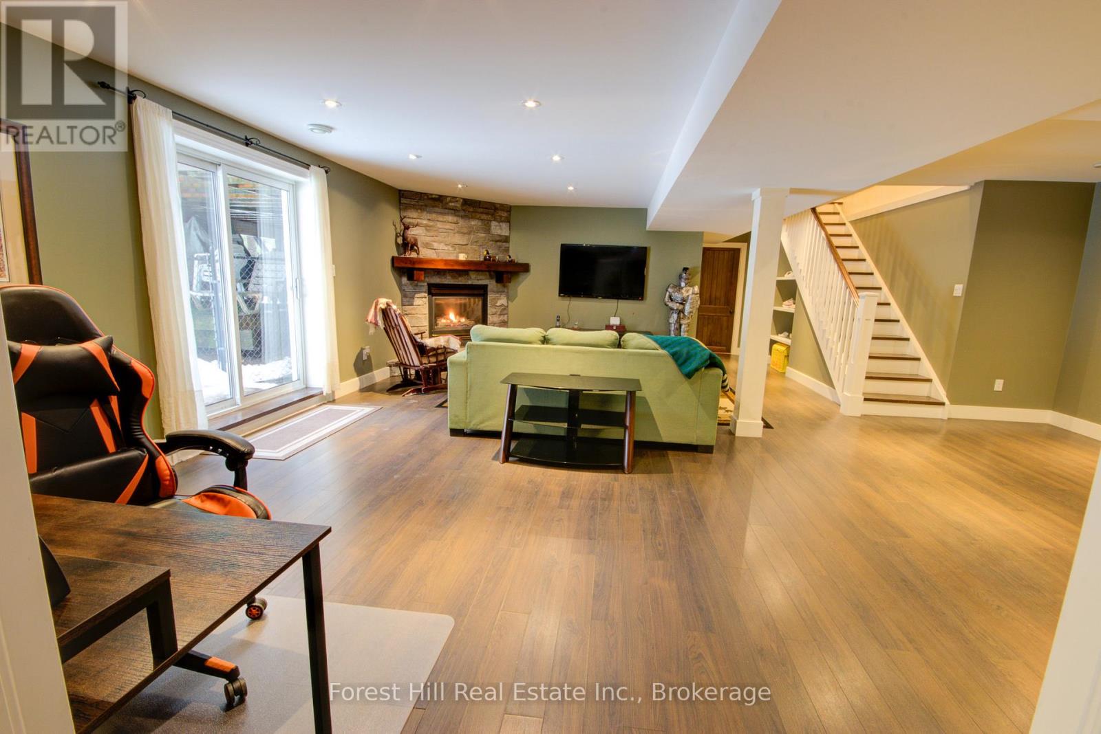 33 Meadow Heights Drive, Bracebridge (Monck (Bracebridge)), Ontario  P1L 1A2 - Photo 32 - X12684876