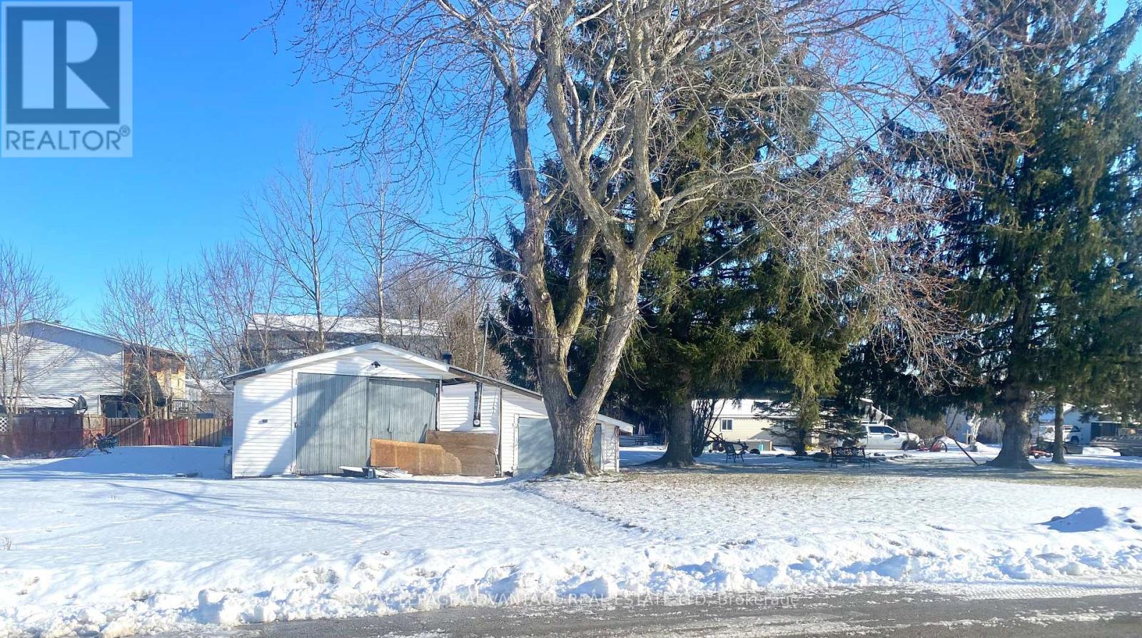 19 Lila Street, Montague, Ontario  K7A 2X2 - Photo 3 - X12682514