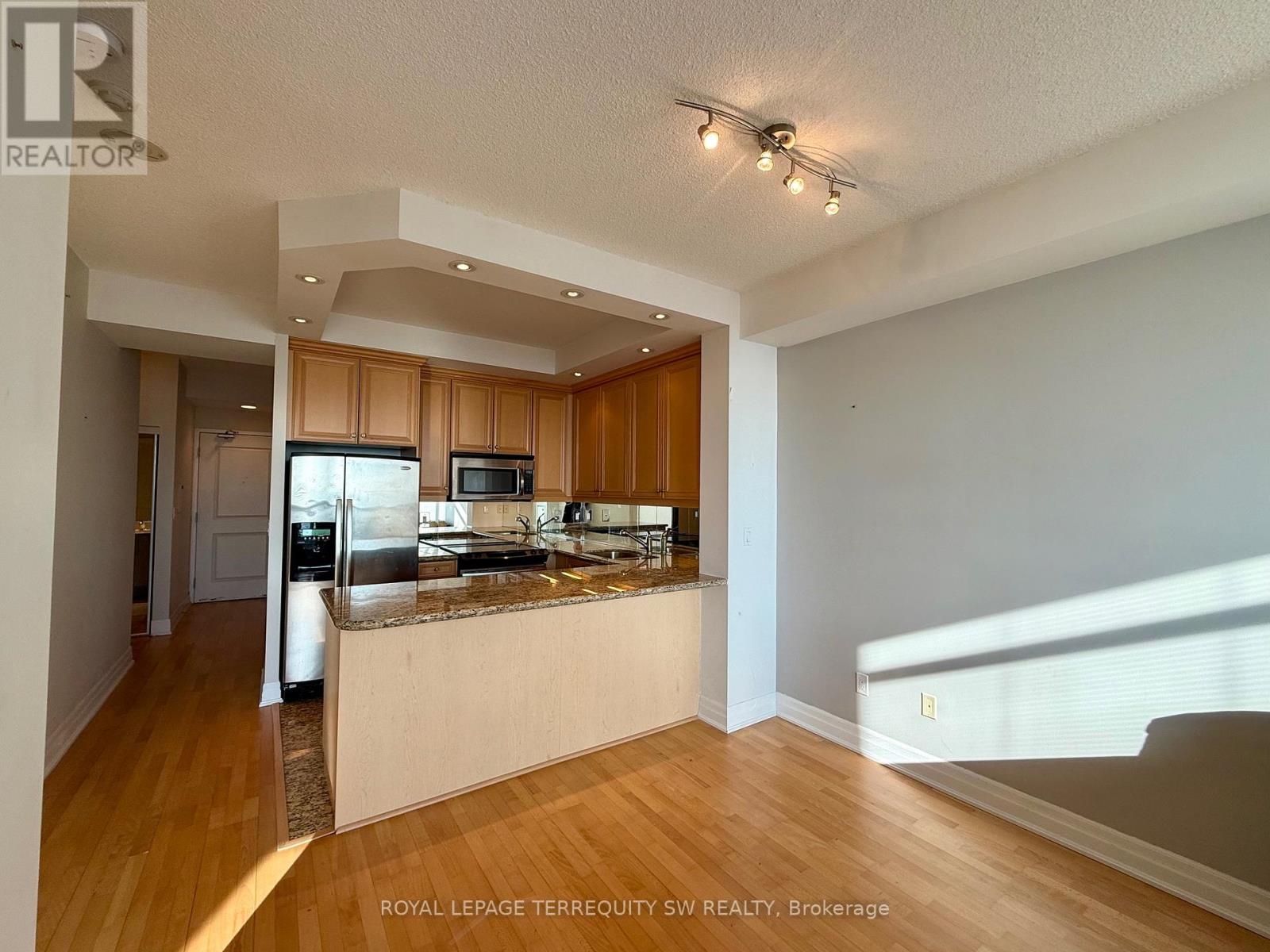 1413 - 628 Fleet Street, Toronto, Ontario  M5V 1A8 - Photo 1 - C12684860