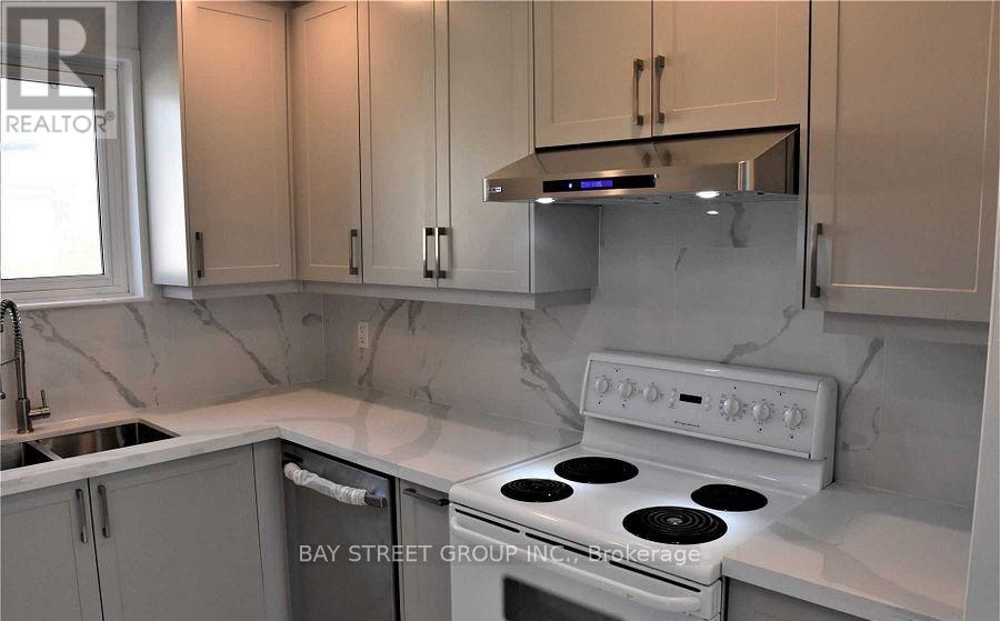 Main - 185 Taylor Mills Drive N, Richmond Hill, Ontario  L4C 2T5 - Photo 10 - N12684862