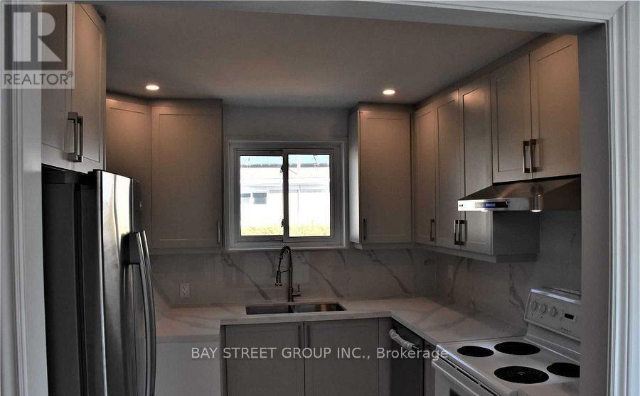 Main - 185 Taylor Mills Drive N, Richmond Hill, Ontario  L4C 2T5 - Photo 13 - N12684862