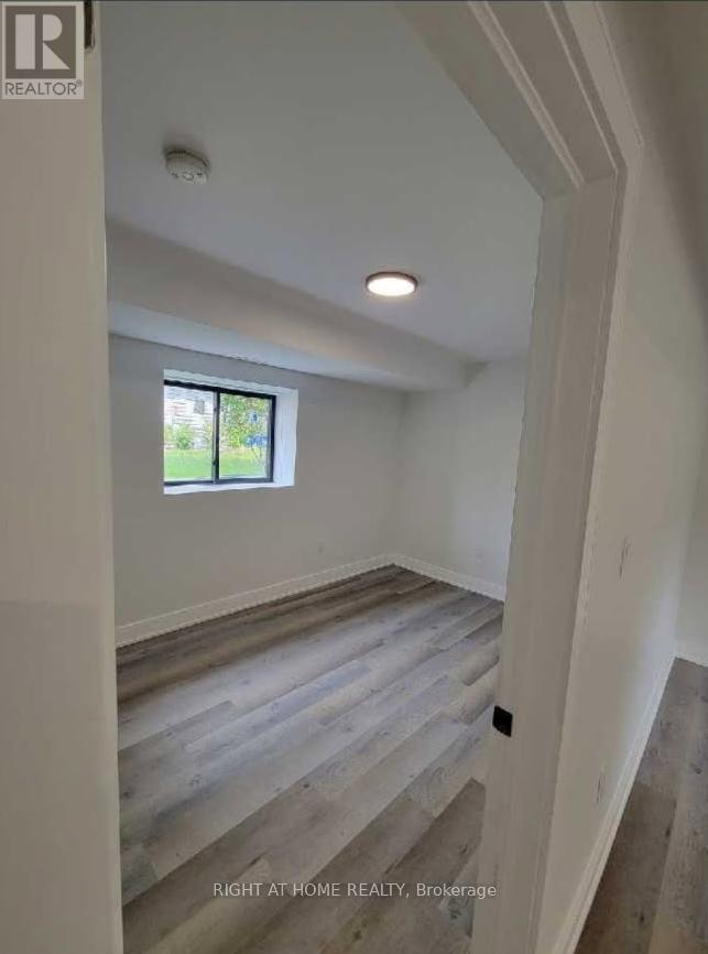 215 Bayview Avenue, Georgina, Ontario  L4P 2T3 - Photo 10 - N12630064