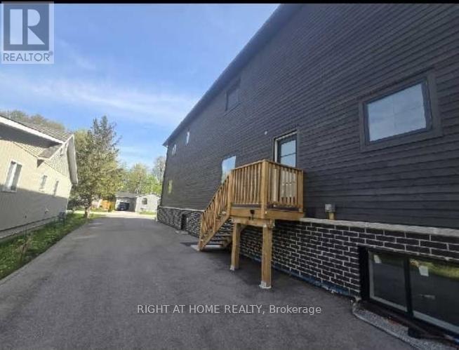 215 Bayview Avenue, Georgina, Ontario  L4P 2T3 - Photo 2 - N12630064