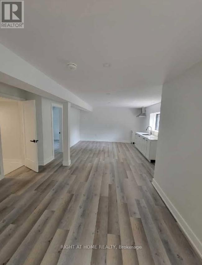 215 Bayview Avenue, Georgina, Ontario  L4P 2T3 - Photo 3 - N12630064