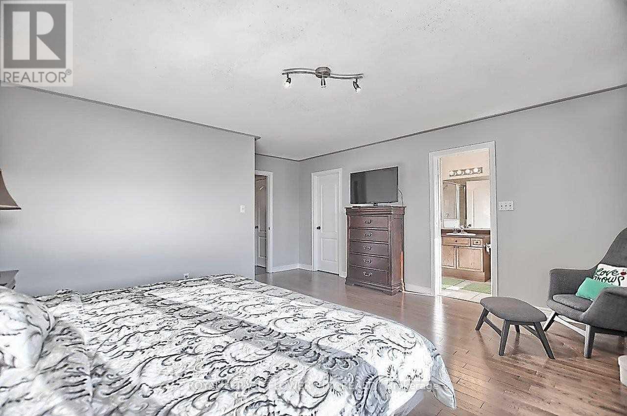 3087 Highbourne Crescent, Oakville, Ontario  L6M 5H1 - Photo 17 - W12684870